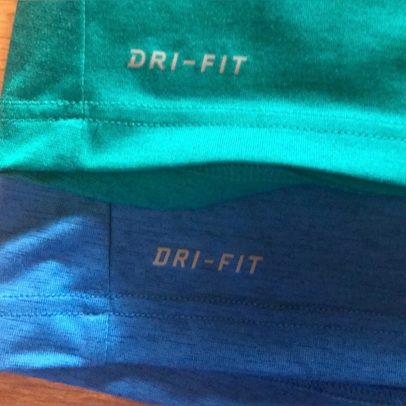 Set of 2 MENS NIKE Dr-Fit Sleeveless Running Shirts in Blue and Green colors (L) - Picture 2 of 4